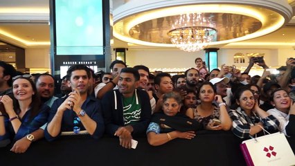 Hrithik Roshan dazzles fans in Dubai