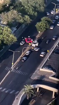 Cierran calles y detienen a tres tras persecución policial en San Pedro