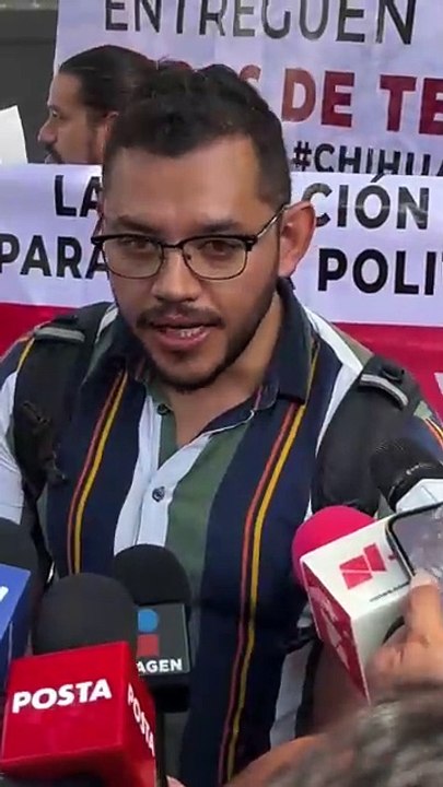 Padres y docentes exigen distribución de libros en Chihuahua y Coahuila