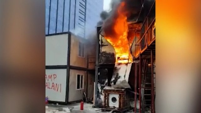 Eyüpsultan'da işçi konteynerinde çıkan yangın söndürüldü