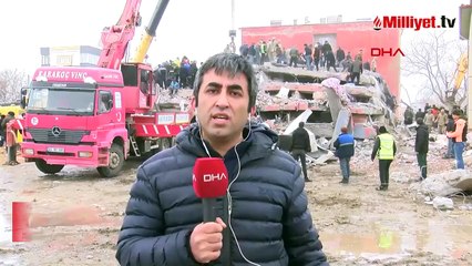 Bina canlı yayında yıkıldı! 'Kolumun üzerinde eşimin cansız bedeniyle kaldım'