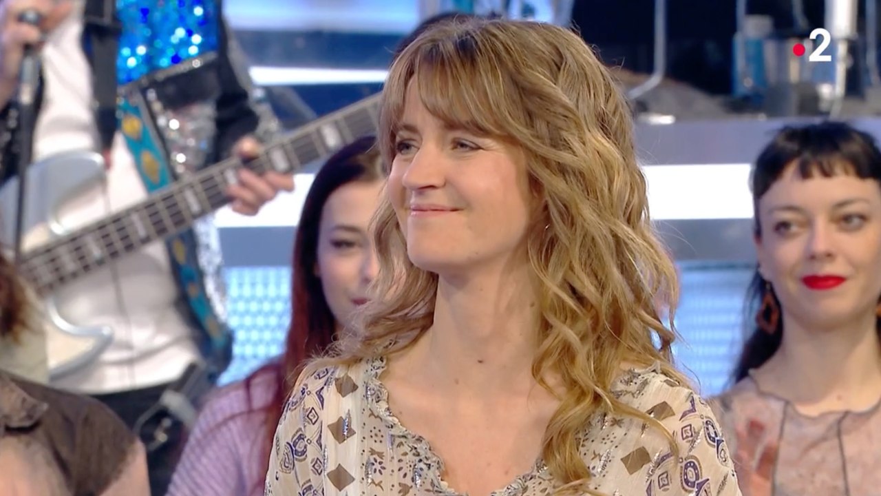 N'oubliez pas les paroles" : Nelly, la maestro, dévoile la difficulté qu'elle rencontre en révisant