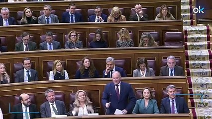 Sánchez huye del Congreso y Tellado tira de ironía: "El absentismo laboral es cosa familiar"