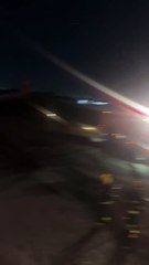 Avião se choca com carro na pista durante decolagem no Galeão