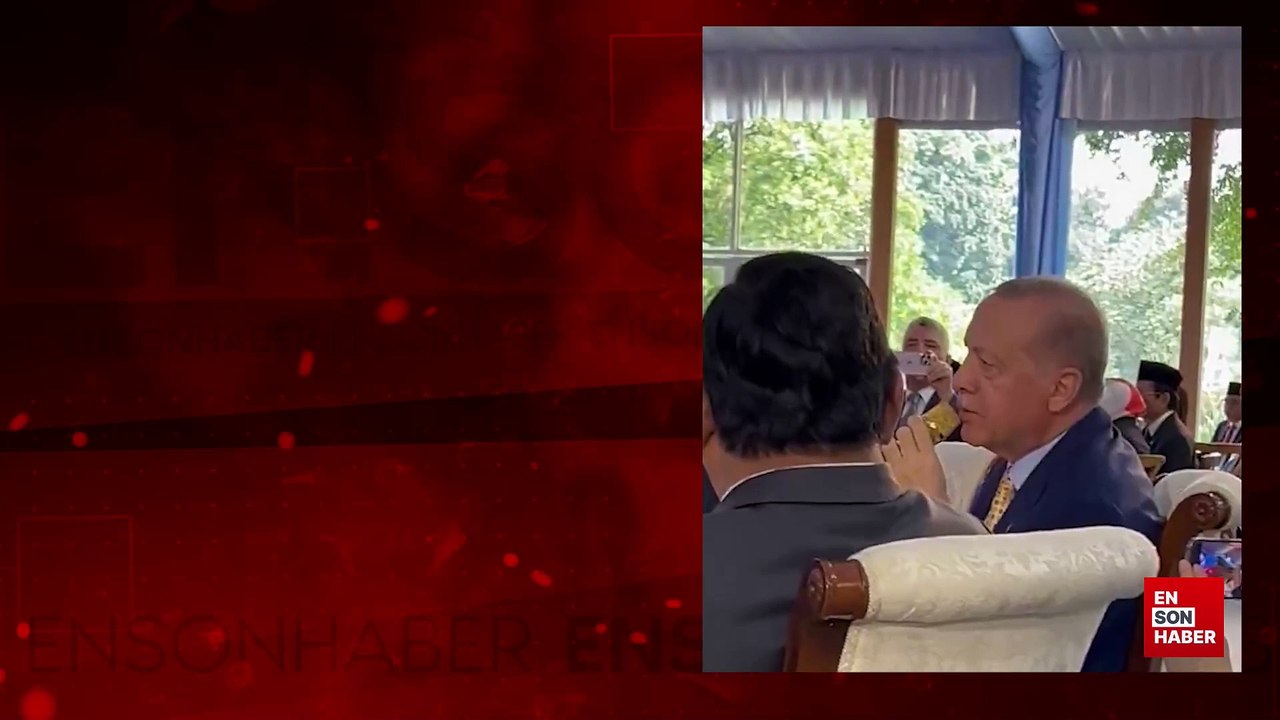 Cumhurbaşkanı Erdoğan, Endonezya'da mehter marşına eşlik etti