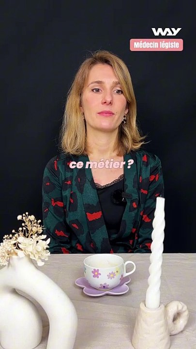 Tu touches combien net par mois ? 💋 Sophie est médecin légiste. Elle exerce en Ile de France. Après avoir fait 6 ans de médecine, elle a passé 4 ans en internat de médecine ! 💅