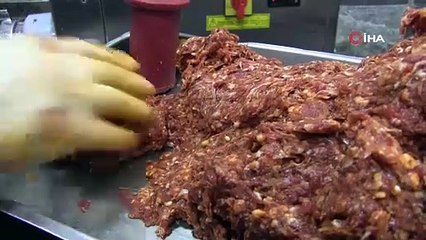 Bu sucuğu diğerlerinden ayıran özelliği soğanı