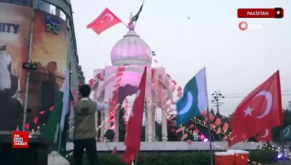 Pakistan’da Erdoğan’ın ziyareti öncesi Türk bayrakları asıldı