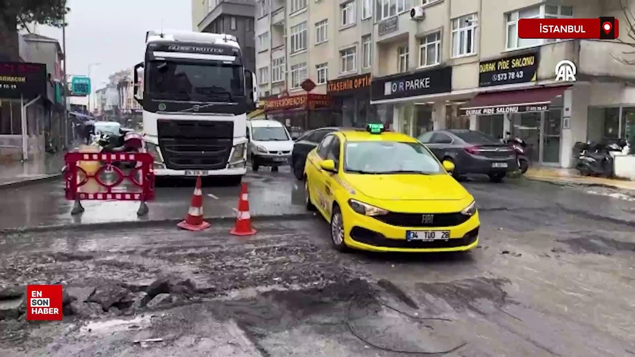 İstanbul 'da kanalizasyon çalışması sonrası geciken asfaltlama esnafı mağdur etti