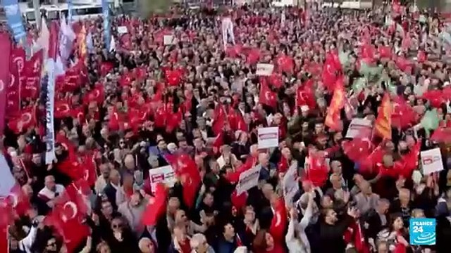 Líderes opositores de Turquía acusan a Erdogan por persecución