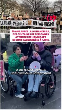 SIMONE - NEWS : 20 ans après la loi handicap, des centaines de personnes atteintes de handicaps se sont rassemblées à Paris