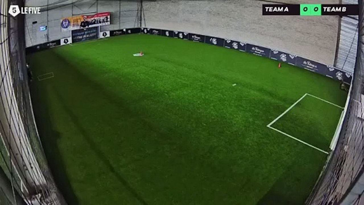 Corentin 12/02 à 13:37 - Football La Fabrique caméra (LeFive Orléans Ingré)