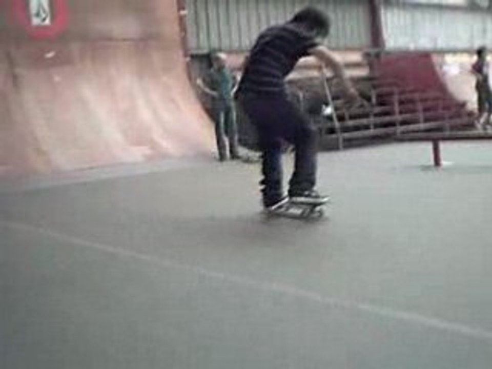 Trick skate (360 to fakie)