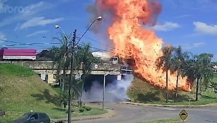 Caminhões explodem após colisão frontal; veículos transportavam líquidos inflamáveis
