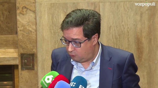 López critica la ausencia de Ayuso en la Asamblea de Madrid y defiende la gestión del Gobierno