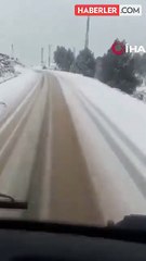 Mersin'de servis minibüsü yan yattı, feci kaza kameraya yansıdı