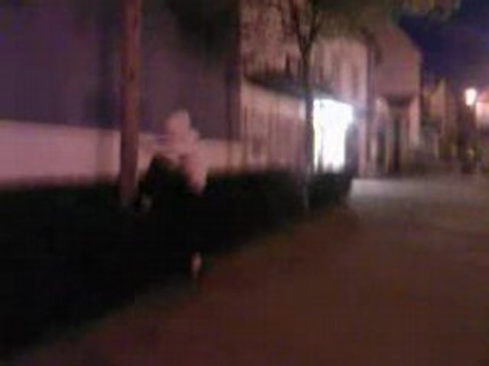 Xav le fou torse nue