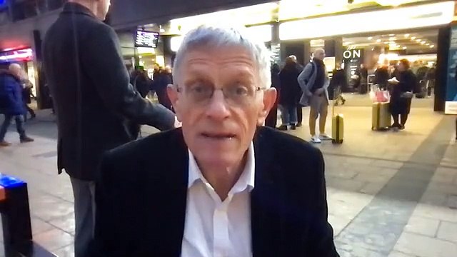 Simon Calder clears up Ryanair baggage rules after passenger charged £50 for bringing water bottle on flight