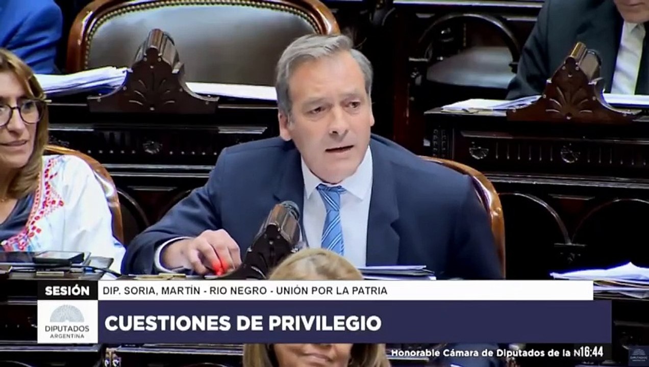 Martín Soria, diputado de UxP, pidió que "si van a tirar carpetazos, traten de exhibir su propia historia"