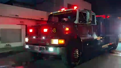 Deja incendio de domicilio en Monterrey a una mujer lesionada