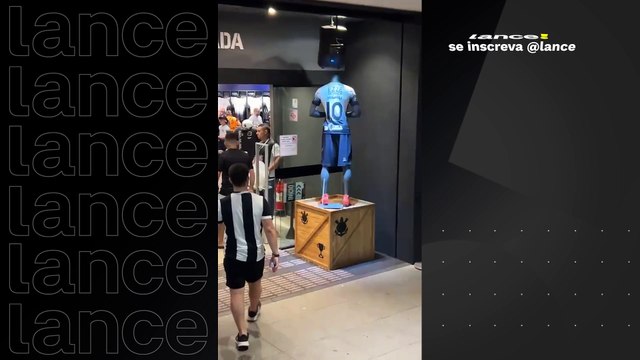 Torcedor que comprou camisa 10 de Memphis fala sobre o holandês