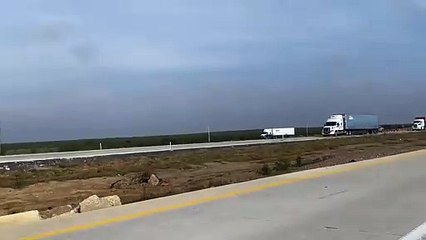 Muere trailero tras chocar en la autopista a Laredo