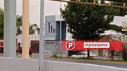 Captan a presuntos delincuentes ingresando a negocio en Monterrey