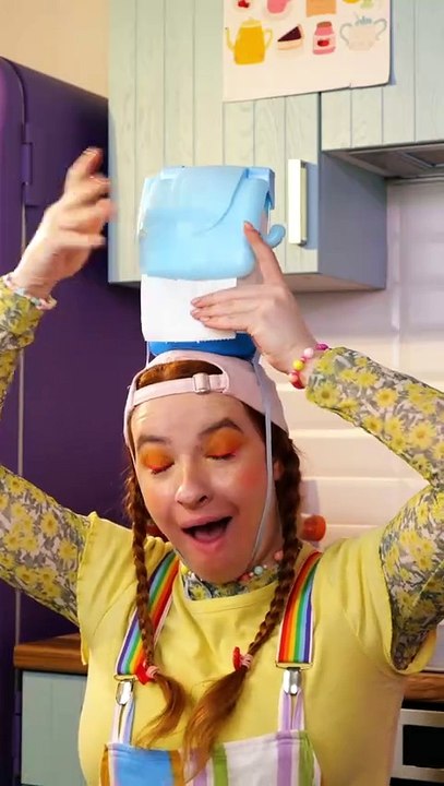 Smart Parenting Gadget for Mealtime Chaos in Reverse! 🍽️👍 #Parenting #Gadgets #ASMR