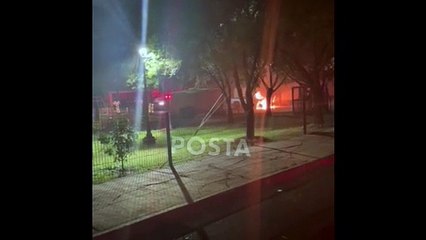 Se incendia camioneta en el Parque Colorines de San Pedro