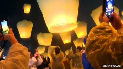 Taiwan, la magia dello Sky Lantern Festival nonostante la pioggia