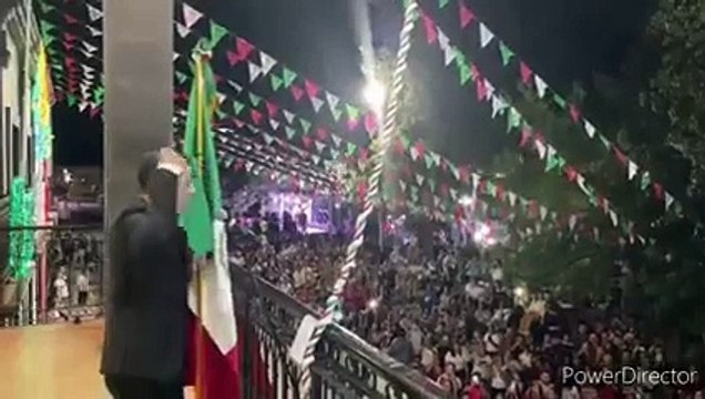 ¡Es gallo! Falla voz a alcalde de Sabinas Hidalgo en Grito de Independencia