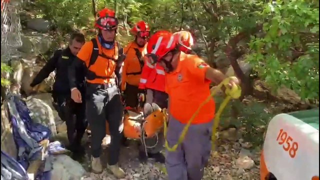 Policías de Guadalupe rescatan a senderista lesionado en Cerro de la Silla