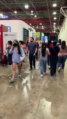 Acuden cientos de personas a la Feria Internacional del Libro en Monterrey