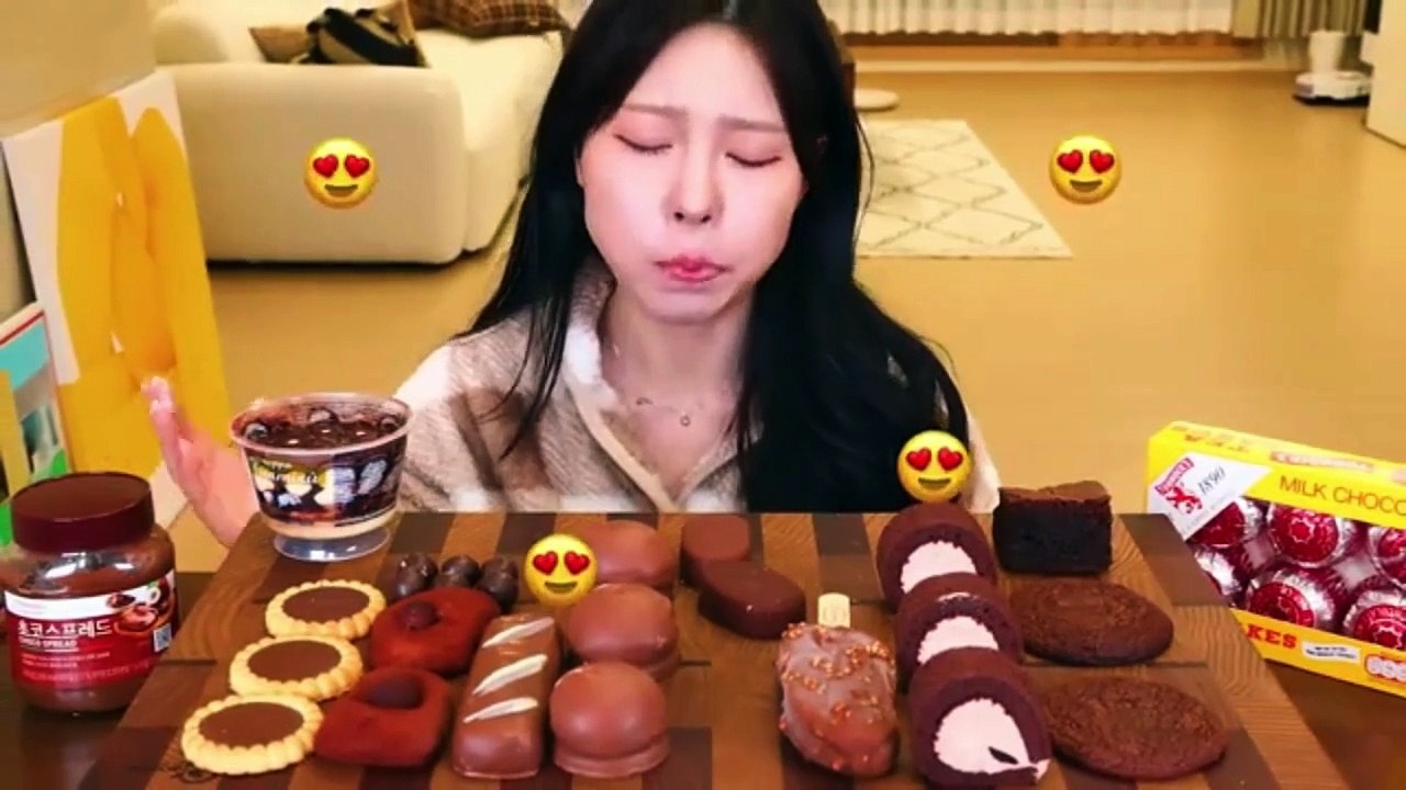 ASMR MUKBANG Chocolate Desserts! Ice cream, Sticky Rice cake, Brownie, Spread, Cookie, Maltesers.