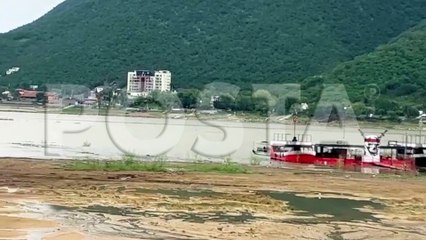 ¡Sale a flote! Barco varado en presa La Boca por sequía vuelve a navegar