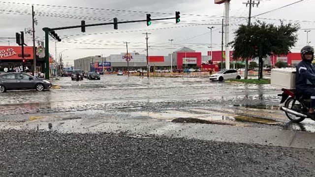Lluvias dejan encharcamientos en Monterrey