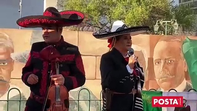 Canta Alehtse Tamez mañanitas a Porfirio Díaz en Nuevo León