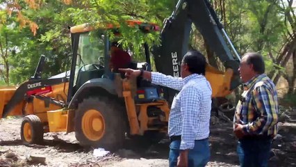 Andrés Mijes supervisa abasto de agua y trabajos en la Felipe Carrillo