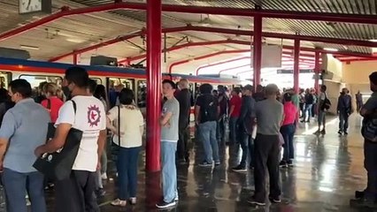 ¡Ya no cabemos! No es Cuauhtémoc es la estación Felix U. Gómez del Metro