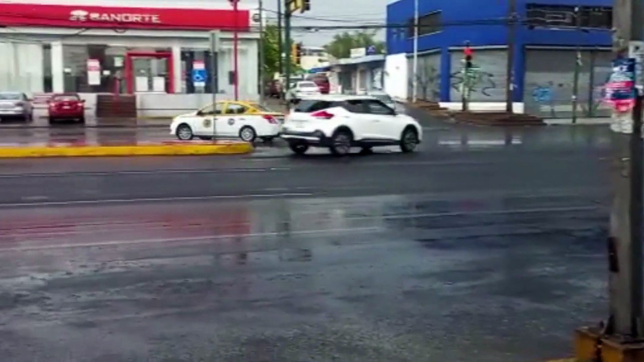 Lluvia sorprende a regios