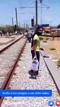 Falla en vagón provoca que usuarios sean desalojados en pleno viaje