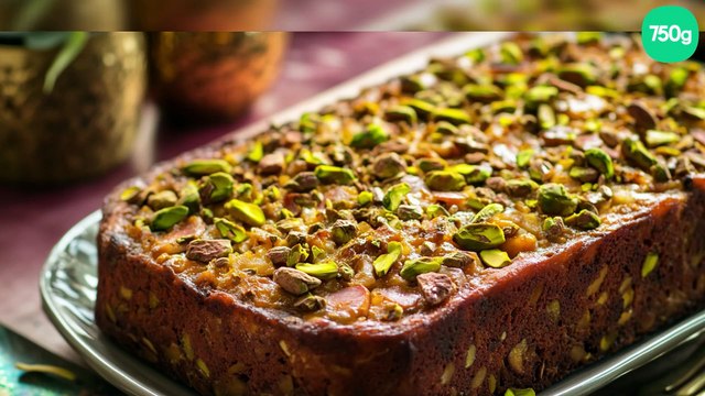 Cake jambon, parmesan et éclats de pistache