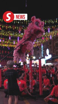 Vibrant lantern festival lights up Jalan Alor