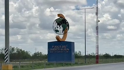 Abandonan monumento del Puente del Comercio Mundial en Nuevo Laredo