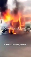 Angkot Terbakar Usai Isi BBM di SPBU Kelambir, Medan!