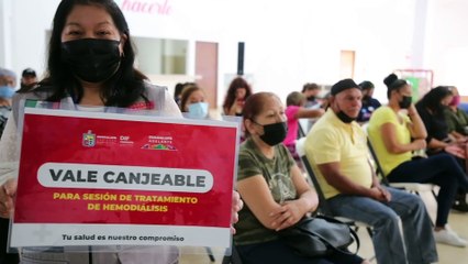 Entrega Guadalupe vales para tratamientos gratuitos de hemodiálisis