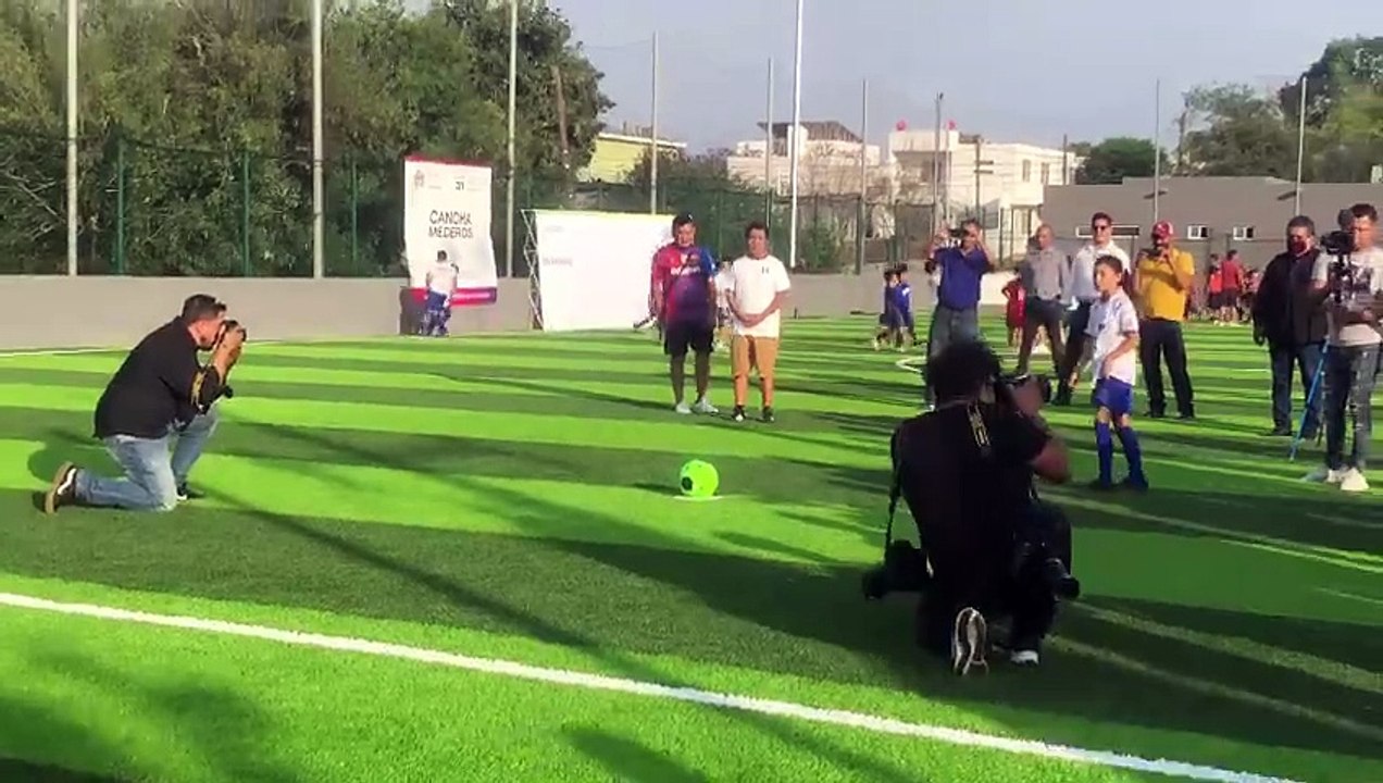 Inaugura Monterrey rehabilitación de cancha Mederos
