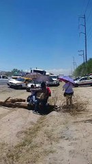 Bloquean carretera en Ciénega de Flores por falta de agua