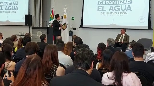 Presenta Samuel García acciones contra sequía a estudiantes de la UDEM