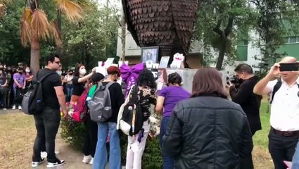 Alumnos de la Facultad de Derecho dan adiós a Debanhi Escobar